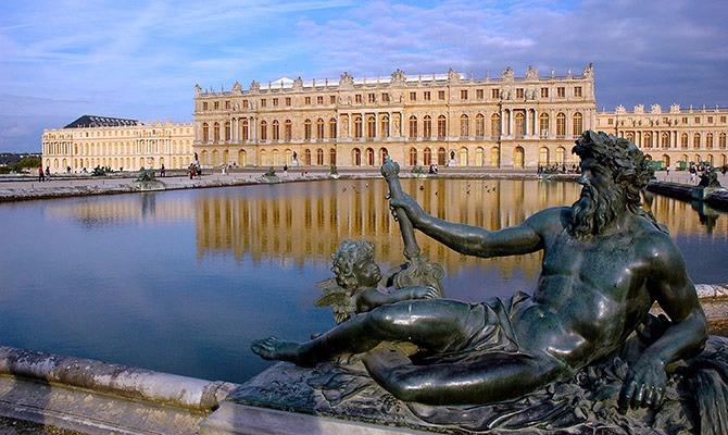 Atualmente, o Palácio de Versalhes comemora o bicentenário da morte de Napoleão