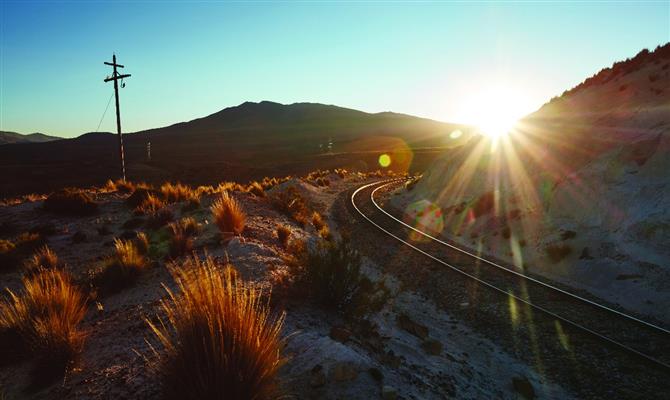 A locomotiva faz uma viagem por importantes destinos andinos 