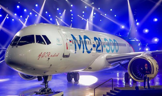 O já anunciado MC-21-300 terá capacidade para 211 passageiros, enquanto o novo modelo comportará 250 pessoas