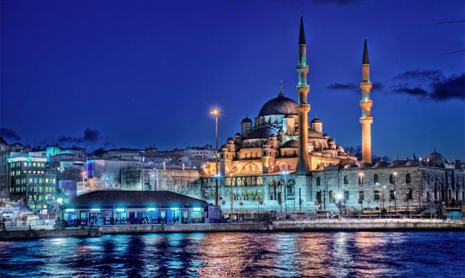 A chegada de turistas estrangeiros a Istambul diminuiu 25,8% em 2016