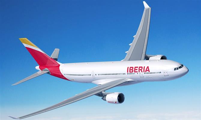 Avião da Iberia, uma das companhias aéreas da IAG