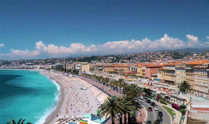 Região de Nice, na Riviera Francesa, foi alvo de atentado terrorista no último ano