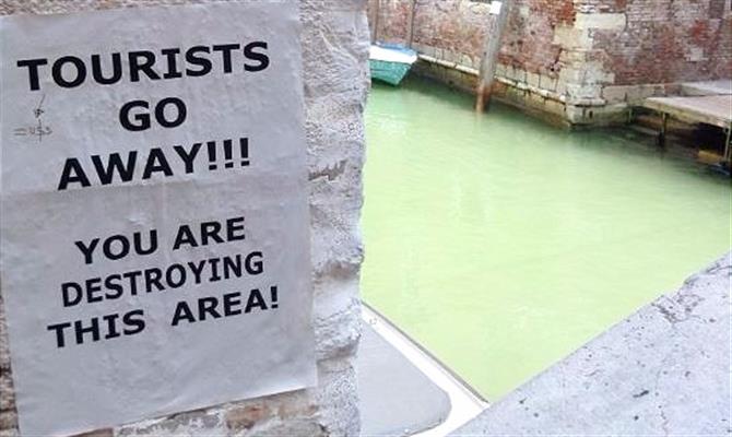 Moradores já protestam contra visitantes em Veneza