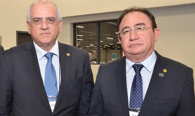 Dilson Jatahy Fonseca e Manoel Cardoso Linhares, atual e futuro presidente da ABIH Nacional.