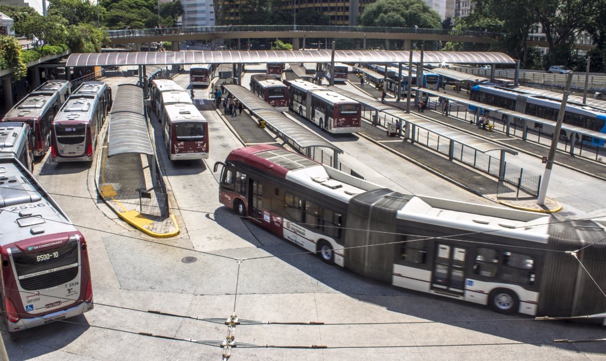 Funcionários do governo dos EUA estão proibidos de usar ônibus municipais