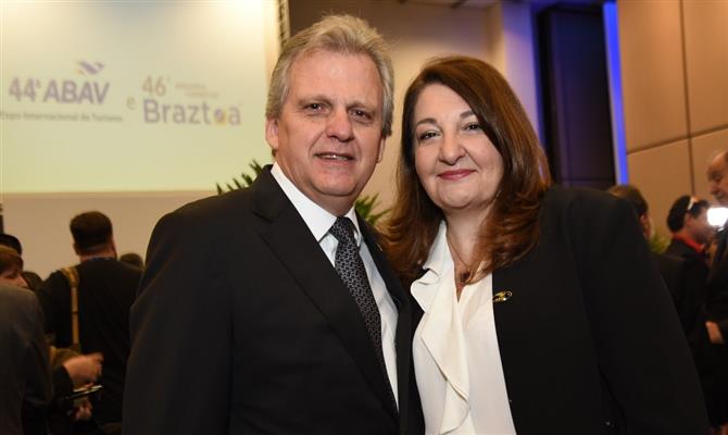 Edmar Bull, presidente da Abav Nacional, e Magda Nassar, presidente da Braztoa