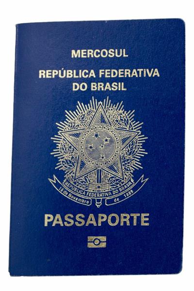 A tonalidade azul no passaporte brasileiro não é mera coincidência