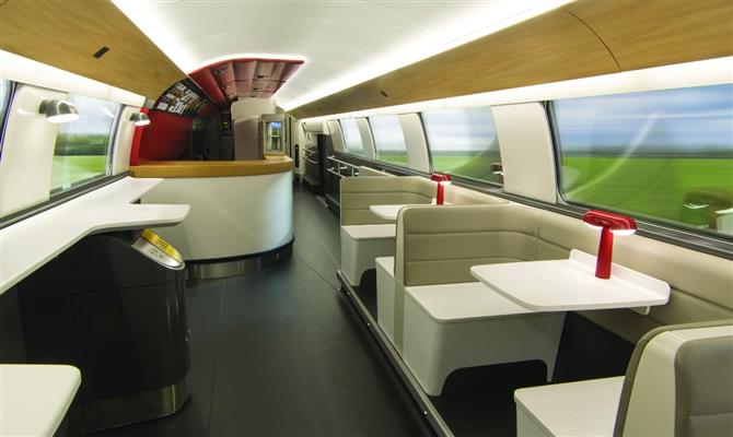 Vagão Bar, dos novos trens da Rail Europe, o TGV Oceàne