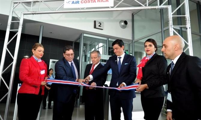 Momento da inauguração do escritório da Air Costa Rica em San josé