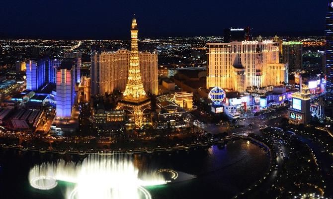 Vista aérea da Las Vegas Boulevard, a famosa Strip