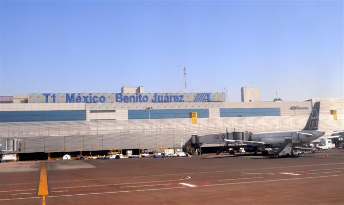Atualmente, o Aeroporto Benedito Juarez opera com dois terminais