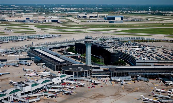 Vista aérea do terminal do Aeroporto Internacional de O'Hare, em Chicago