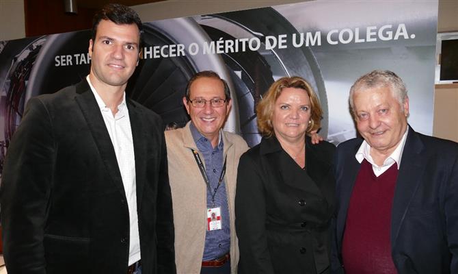 Rubens Schwartzmann, presidente da Abracorp, com Luiz da Gama Mór (VP), Vera Buecker (gerente para o Corporativo)  e Mário Carvalho (diretor Brasil), da Tap