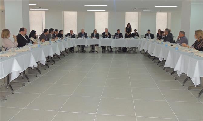 Secretários e dirigentes se reuniram para último encontro do Fornatur em 2016
