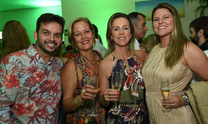 Anderson Pires (Club Med), Marzy Serrão, Beth Thiebaut (ambas da Poltrona Vip) e Cristiane Wellisch (Origami Eventos)