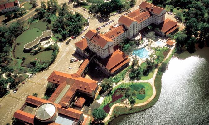 Vista aérea do antigo hotel cassino em Araxá