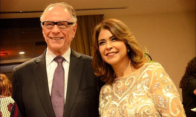 Carlos Arthur Nuzman, presidente do Comitê Olímpico Brasileiro, e Rosângela Gonçalves, da Windsor