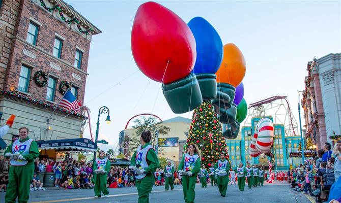 Parada da Macy's é tradição no Universal Studios Orlando
