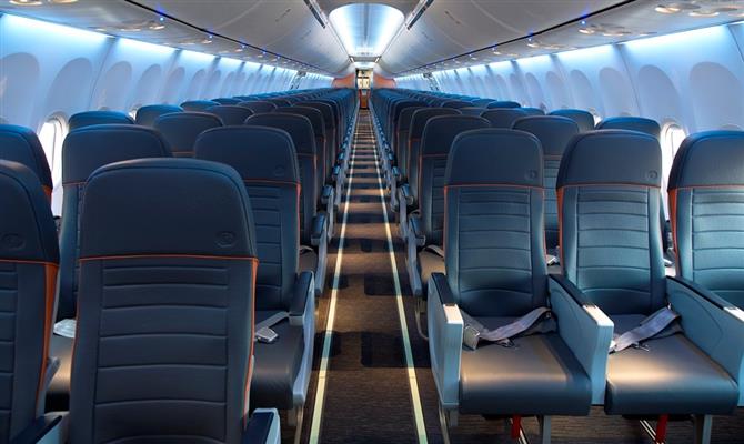 Assentos mais confortáveis, wi-fi liberado e carregador de dispositivos móveis são os mais pedidos pelos passageiros consultados