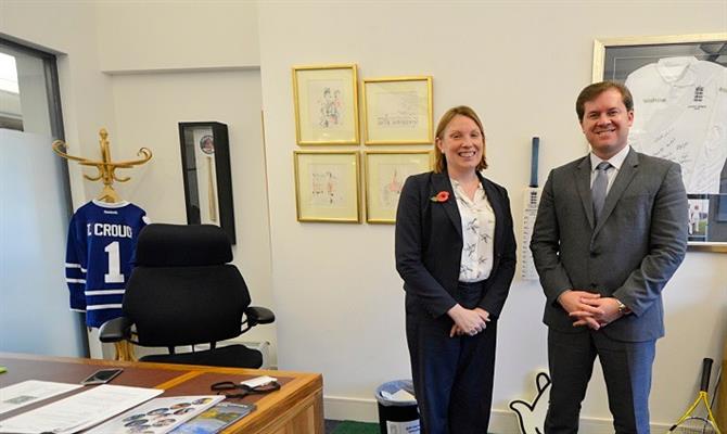O ministro do Turismo, Marx Beltrão com a ministra de Esporte, Turismo e Patrimônio do Reino Unido, Tracey Crouch