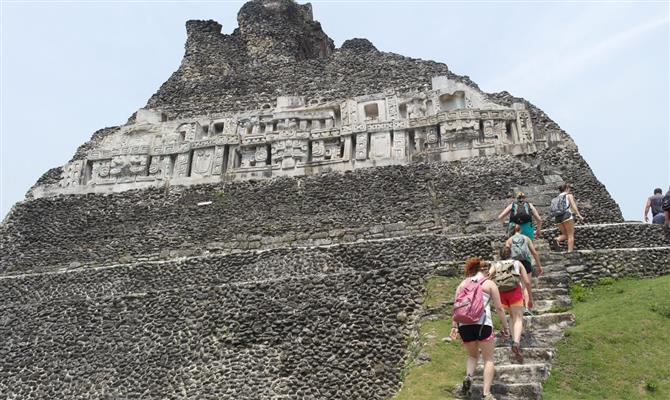 História da civilização maia é um dos atrativos em Belize