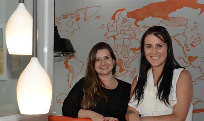 Na sede da GVA: Mariana Abrantes, coordenadora do novo e-learning, e a diretora da empresa, Gisele Abrahão
