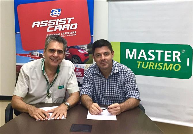 Fernando Dias, à esquerda (Master Turismo) e Alexandre Camargo (Assist Card) 