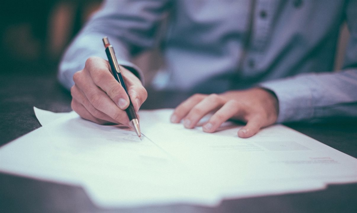 Associação afirma que a prática está se espalhando não apenas em órgãos federais, mas também em governos estaduais e municipais