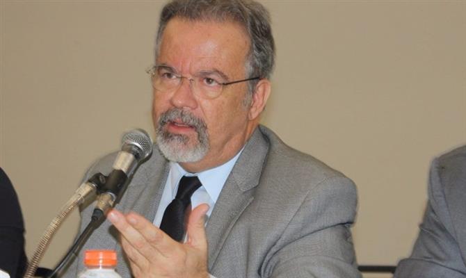 Raul Jugmann, ministro da Defesa, afirmou ontem que haverá um “tráfego fluido, contínuo, integrado, diário de informações, entre Brasil e Colômbia, no que diz respeito às nossas preocupações comuns”. 
