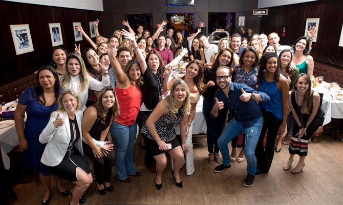 Os vencedores da Campanha 2 em 1 reuniram-se no Bar do Alemão, em São Paulo