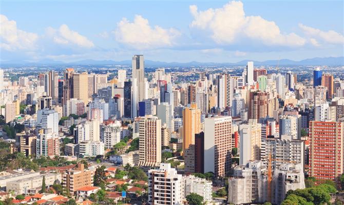 Vista panorâmica da região central da cidade de Curitiba 