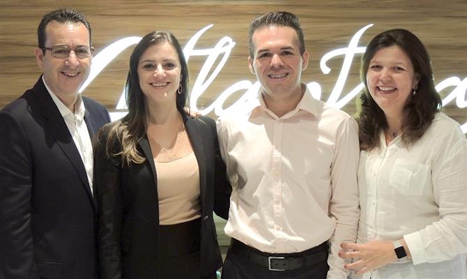 Equipe de A&B da Atlantica Hotels: Elias Rodrigues, Lívia Imperato, Renato Apolinário e Camila Dotto Negrão