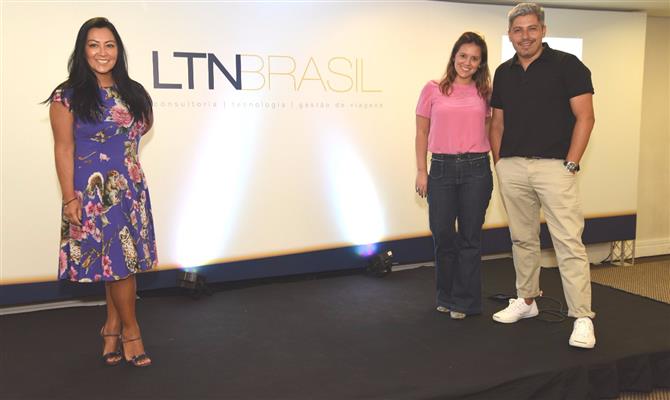Leonor Bernhoeft, Patricia Vazquez e Gustavo Bernhoeft, na convenção da LTN Brasil, que tem nova marca