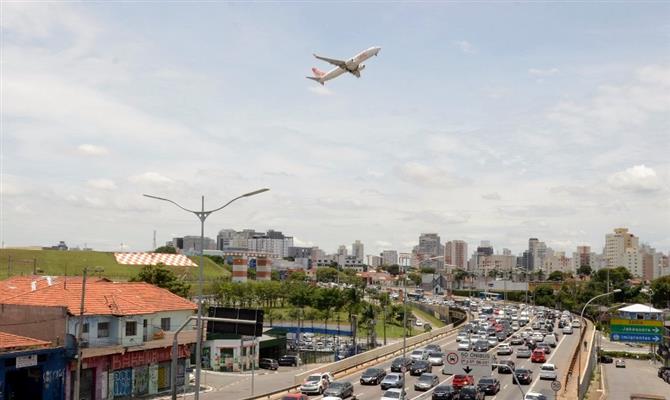 Avião da Gol decola do Aeroporto de Congonhas, em São Paulo