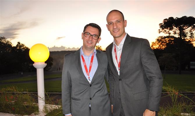 O novo gerente Comercial Key Accounts da empresa, Leandro Cassio, com o diretor Comercial, Rodrigo Napoli