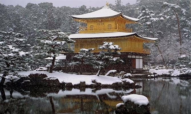 Templo do Pavilhão Dourado, monumento budista em Quioto