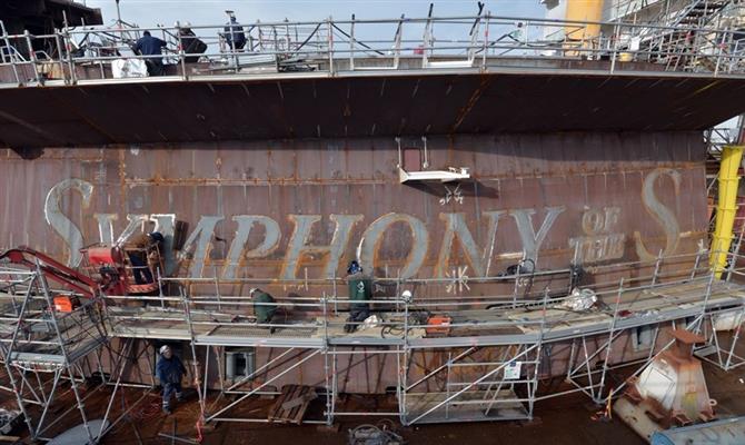 Symphony of the Seas em construção