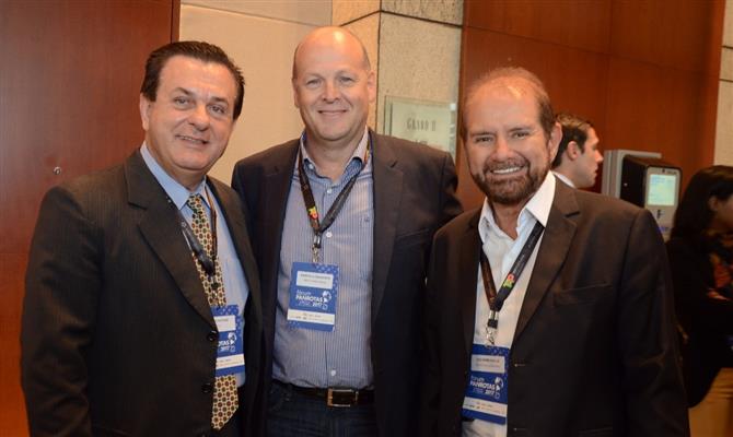 Valter Patriani, da CVC, Marcelo Sanovicz, da Rextur Advance, e Guilherme Paulus, da GJP