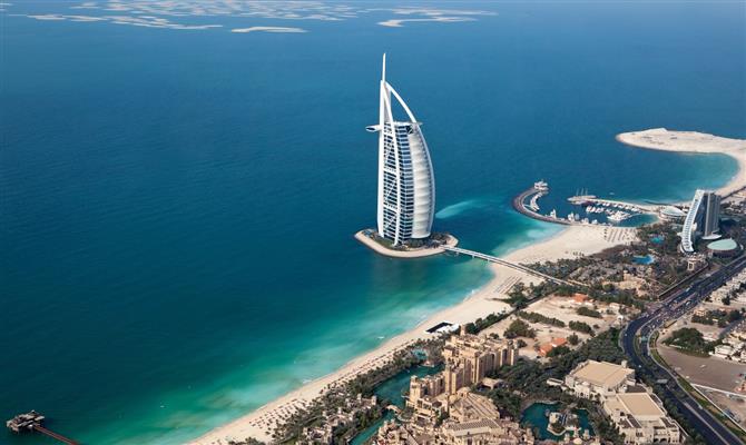 A cidade do Dubai é uma das mais procuradas por turistas no país