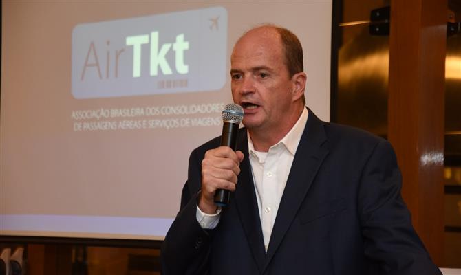 O diretor-executivo da AirTkt, Ralf Aasmann, no encontro desta terça-feira (21)