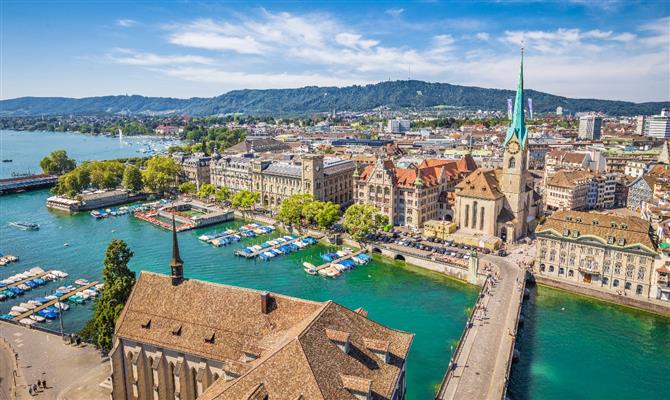 Do total de pernoites na Suíça, 11 milhões foram nas chamadas “grandes cidades”