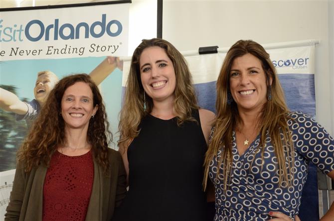 Jane Terra (Visit Orlando), Maria Clara Belluco (Discover Cruises) e Ana Paula Gatti (American Airlines)