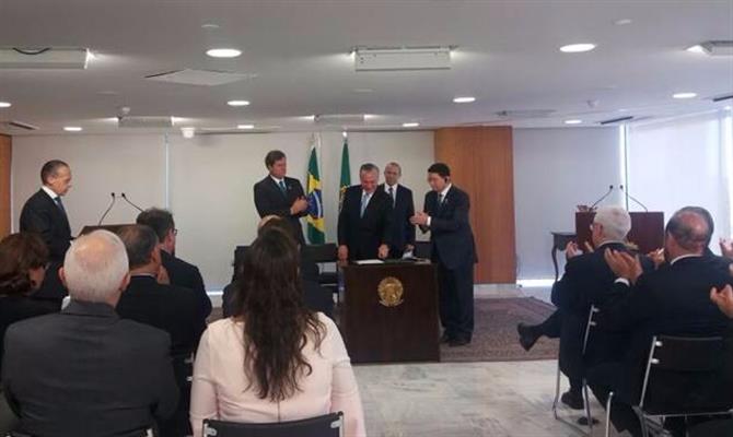 Assinatura da nova Lei Geral do Turismo, pelo presidente Michel Temer, no último dia 11