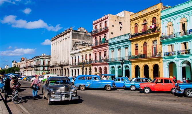 Desde que os Estados Unidos aliviaram algumas restrições de viagens e houve a adição de novas rotas de voos diretos para o destino, o apetite dos viajantes por Cuba vem aumentando