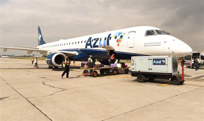 Azul foi a aérea que mais cancelou voos durante o quinto dia de greve dos caminhoneiros 