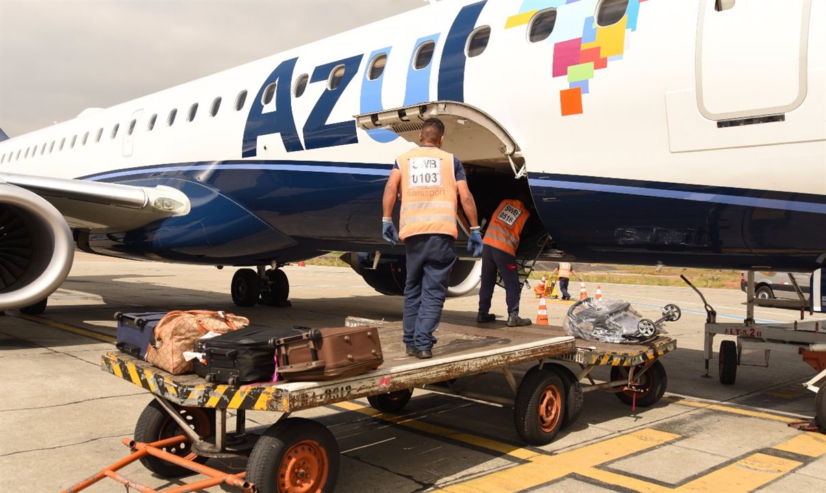 Bagagens dos passageiros da Azul serão rastreadas desde o despacho no check-in até a entrega no destino final