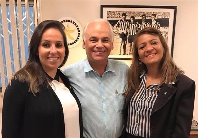 A nova gerente de Contas, Fernanda Belaunde, Orlando Giglio e a assistente de Vendas Marileide Gama