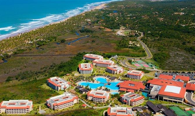 Imagem aérea do Grand Palladium Imbassaí Resort & Spa, na Bahia