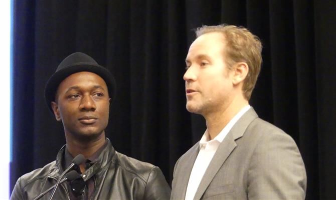 O cantor Aloe Blacc e o produtor MacGillivray Freeman comentam novo filme da Brand USA
