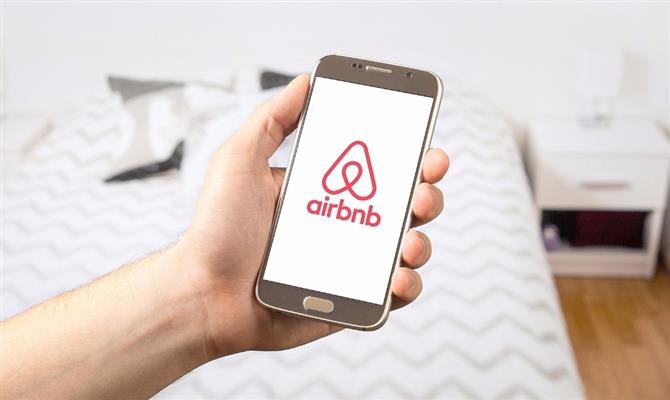 O relatório foi desenvolvido com o apoio do Airbnb
